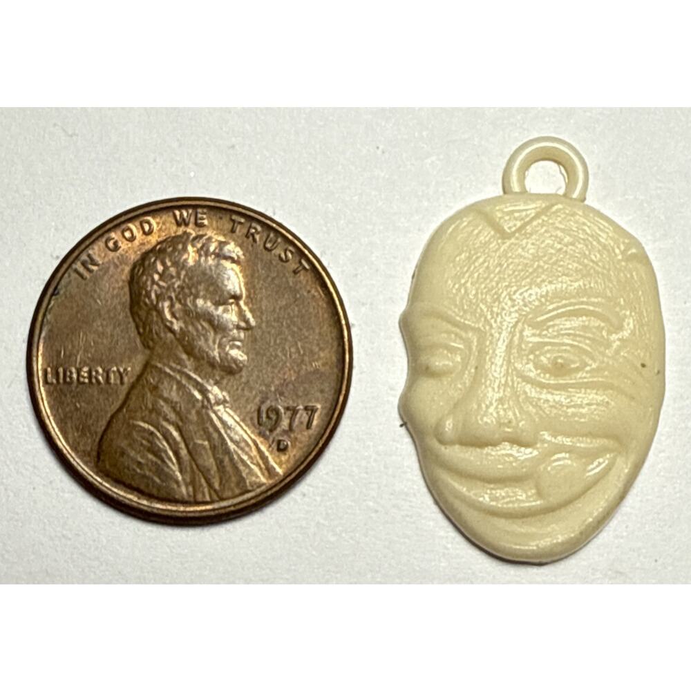 Vintage Cracker Jack Tribal Mask/Face‎ Charm 1G